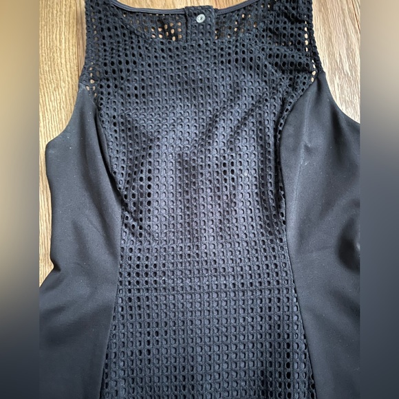 GUESS Black Sleeveless Top- size Small - Picture 4 of 10